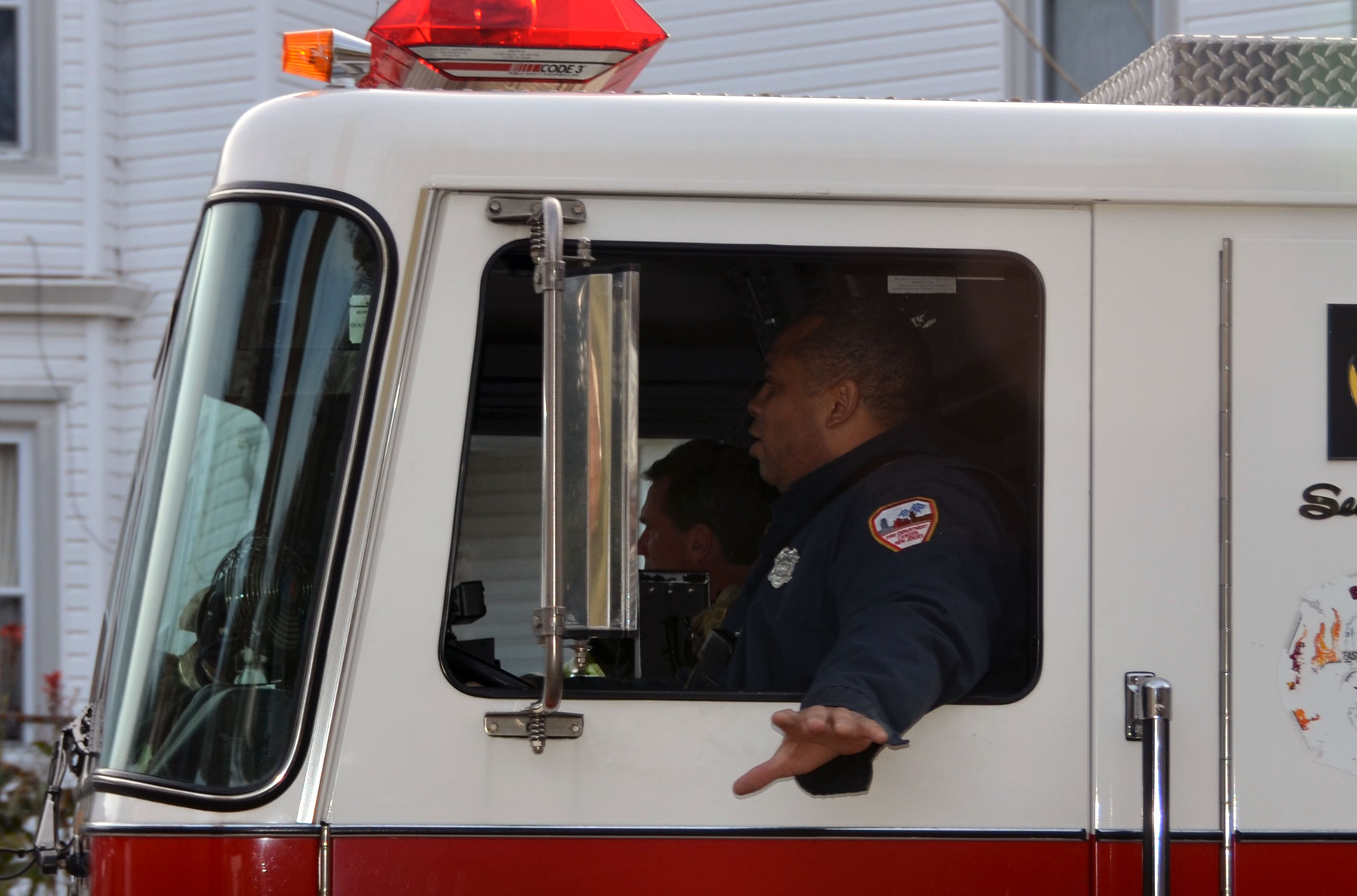 3 jobs - 3814 High Street - November 19, 2011 — cfd 111911 6971 02b