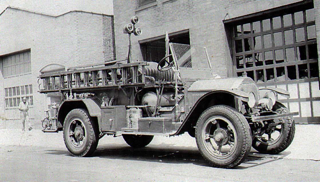 1926 American LaFrance Wagon Combination, photographed June 16, 1952