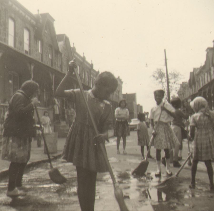 Cleanup campaign, 1964, photograph 1
