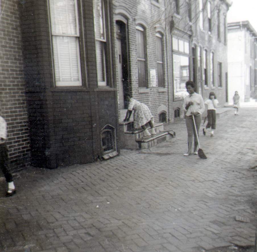 Cleanup campaign, 1964, photograph 10