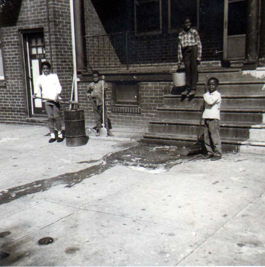 Cleanup campaign, 1964, photograph 14