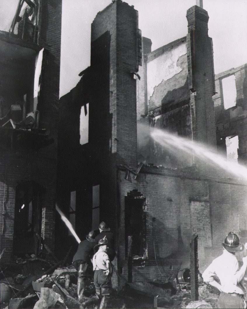 The Hollingshead fire, Camden, NJ, July 30, 1940 — photo 1