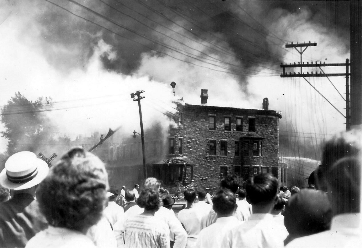 Crowds gather on Cooper Street at 10th to watch the Hollingshead fire, Camden, NJ
