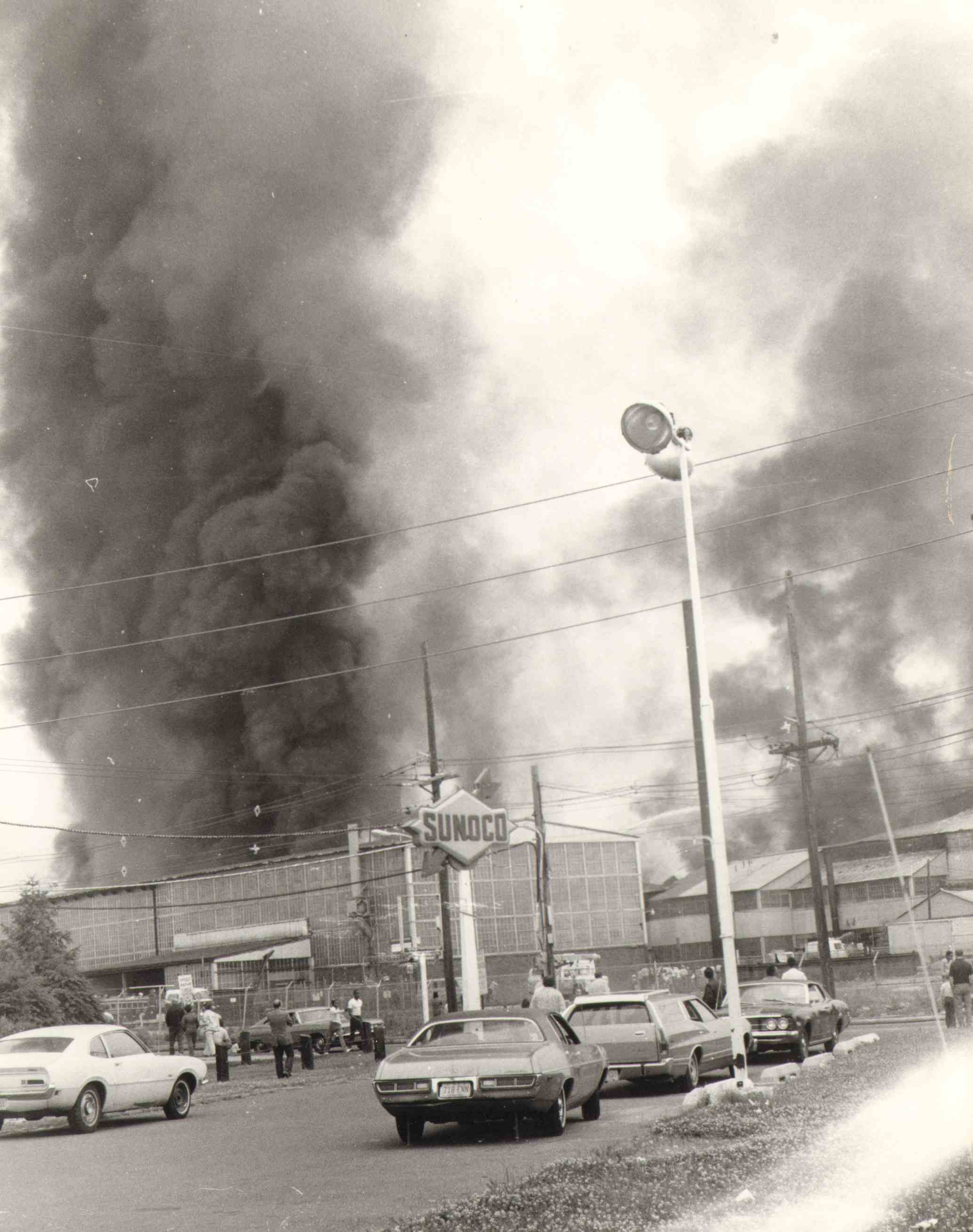 Harris Terminal fire, Mt. Ephraim Avenue and Fairview Street, South Camden — June 6, 1976