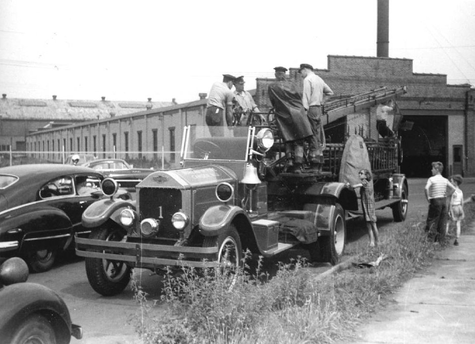 Ladder Company 1, 1929 American LaFrance 75 Foot Aerial Ladder, early 1950s, photograph by Bob Bartosz