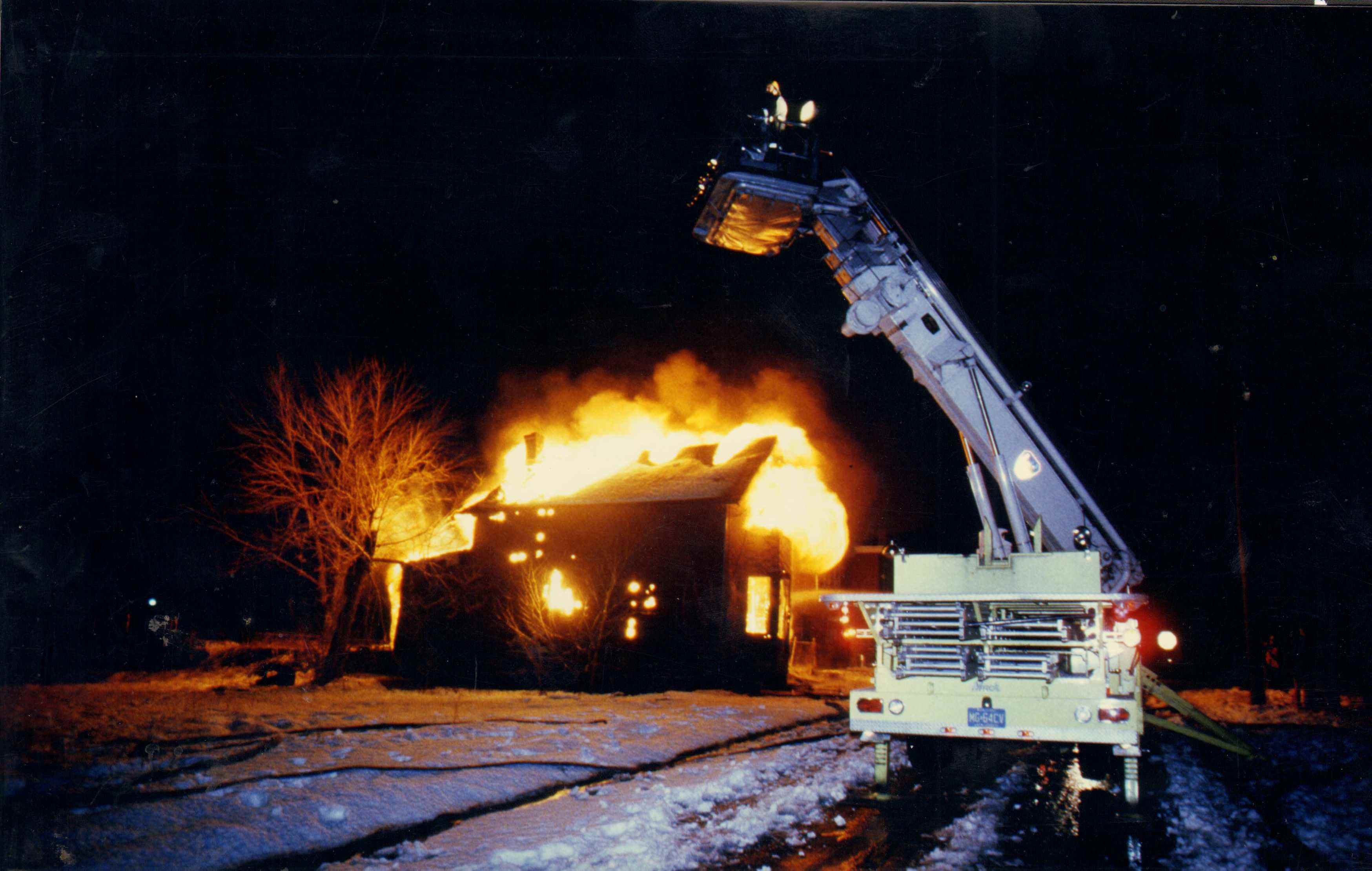 Ladder Company 1 at fire on North 28th Street and Garfield Avenue, February 21, 1986