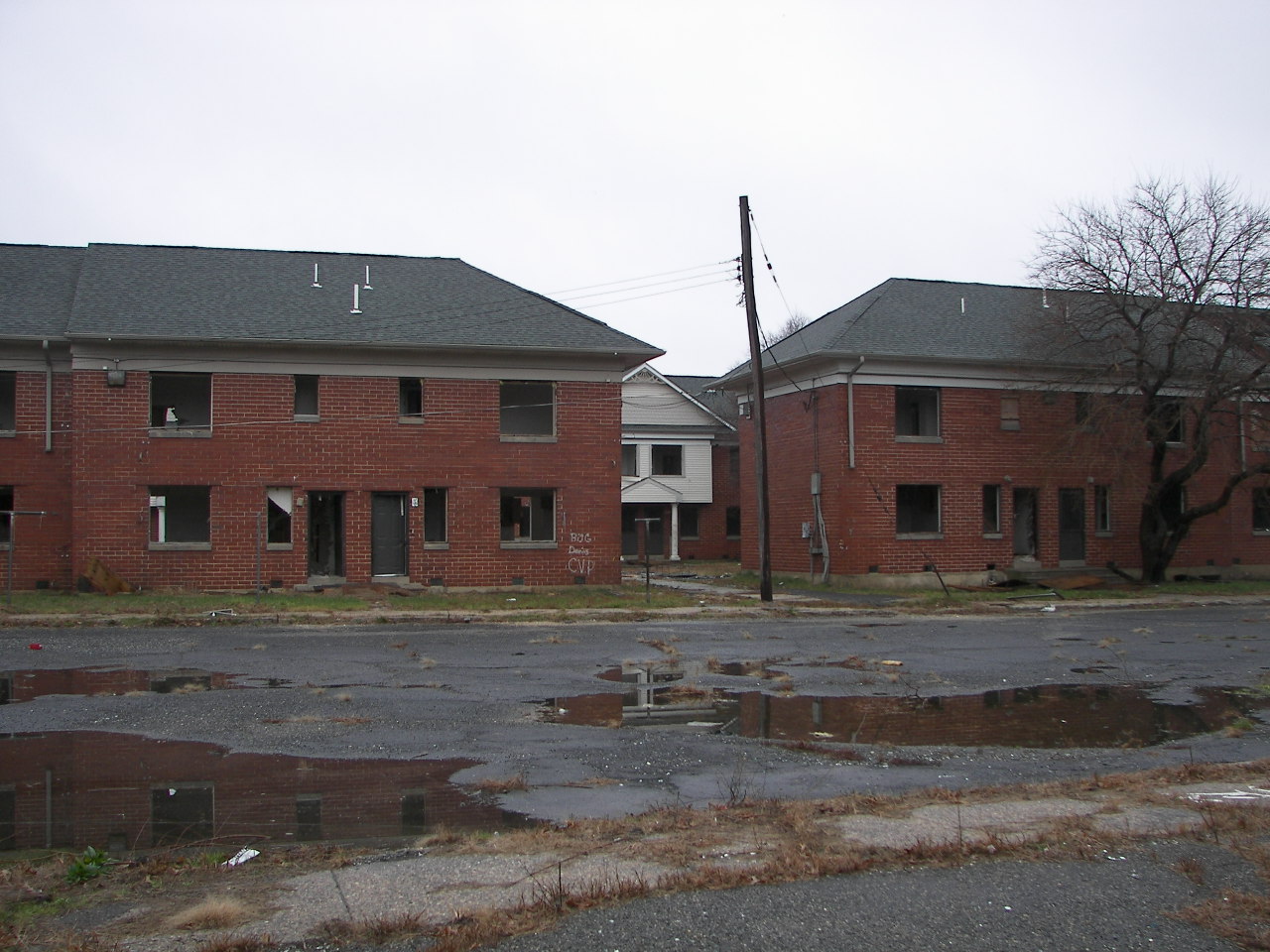 Roosevelt Manor abandoned, January 1, 2007