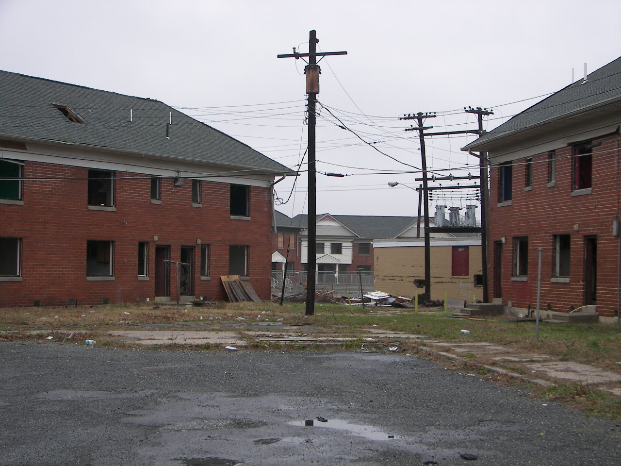 Looking northeast from South 7th Street towards rear of administration and maintenance building, Roosevelt Manor, January 2007