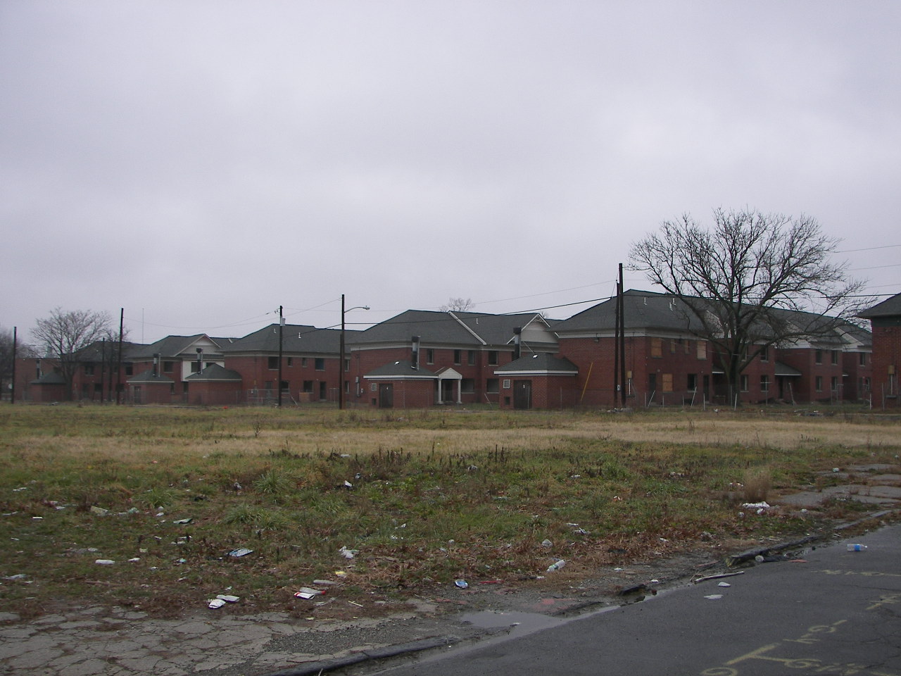 Looking northeast from South 7th Street and Central Avenue, Roosevelt Manor, January 2007