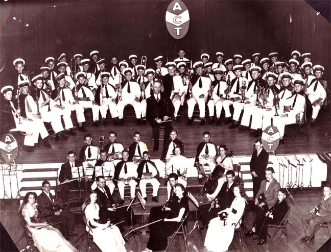 Frank Hosek conducting his orchestra