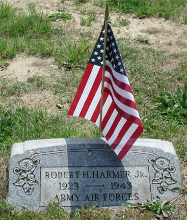 Portrait of Second Lieutenant Robert H. Harmer Jr.