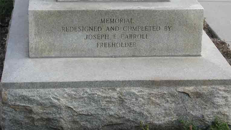 Roosevelt Plaza War Memorial — North side inscription panel