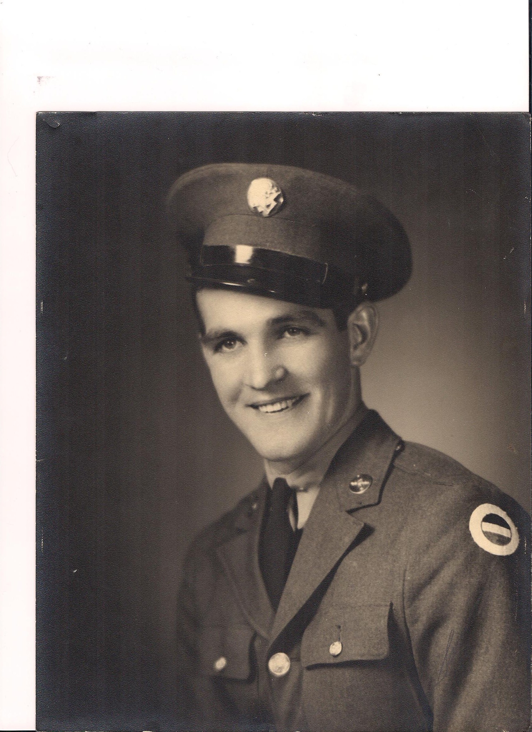 Portrait of Richard L. Thayer in uniform