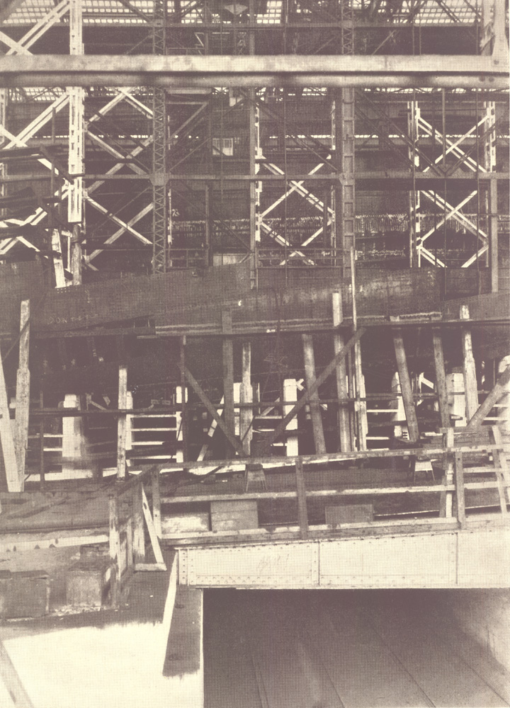 The covered way structure rises 138 feet from distributing tracks to roof, New York Shipbuilding Corporation, 1921
