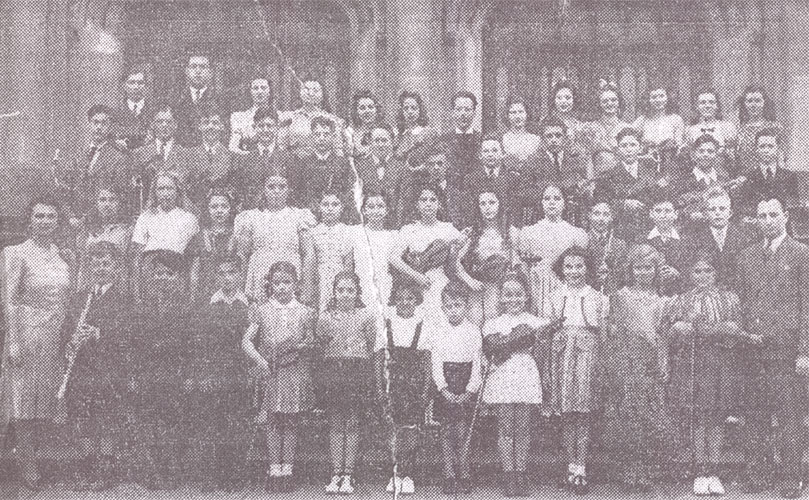 Berul School of Music graduates in front of Camden High School, June 1940