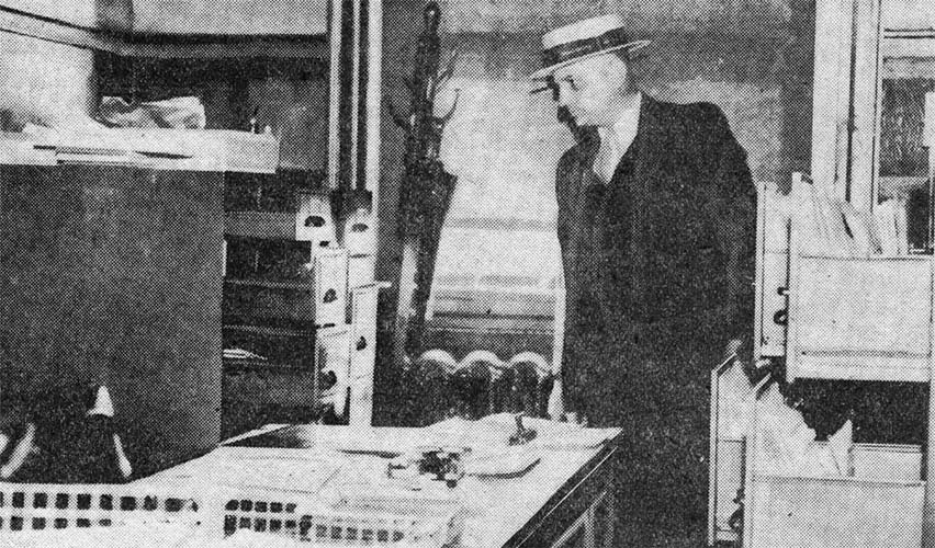Detectives Benjamin Simon and Clifford Del Rossi after brewery break-in, June 4, 1933
