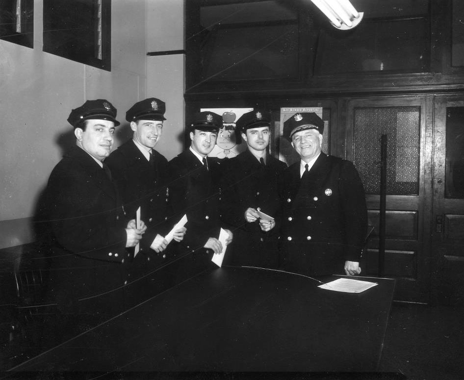 City Hall 1952 - Chief Koerner and new police officers