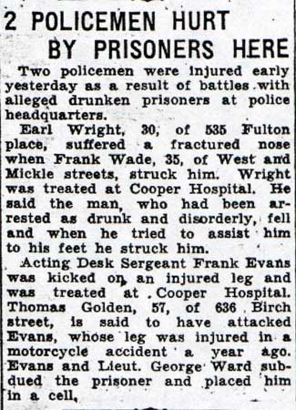 2 Policemen Hurt by Prisoners Here