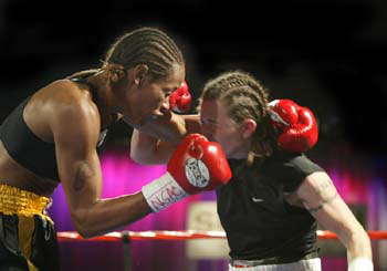 Daria Hill boxing, Las Vegas, January 2005