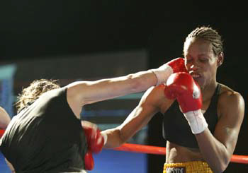 Daria Hill boxing, Las Vegas, January 2005