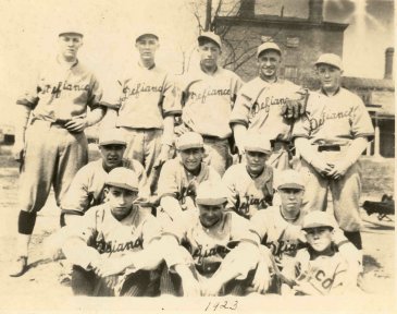 Defiance Athletic Club 1923 baseball team — Elwood 'Woody' Bearint standing at far left