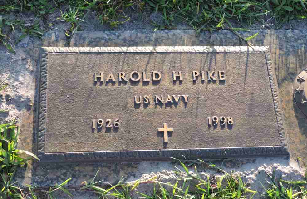Grave marker for Harold H. Pike, US Navy, 1926–1998, at Woodlawn Memorial Park, Gotha, Florida