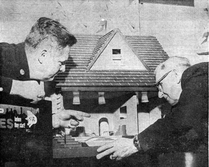 Camden Fire Chief Michalak points out fire hazards at Central YMCA meeting, January 28 1965