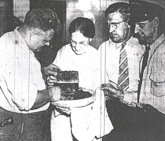 Kathryn Simon with detectives Vernon Jones and George Weber after Hollingshead fire, August 3, 1940