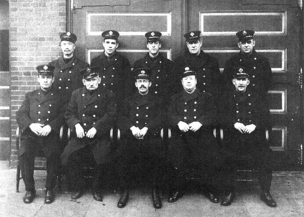 Engine Company 6 group photo, circa 1921–1922