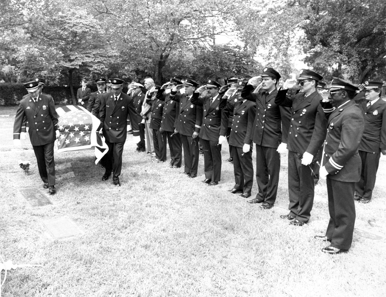 Pallbearer Detail of six Chief Officers carry the remains of Chief Edward Michalak to Arlington Cemetery, Pennsauken, 1994