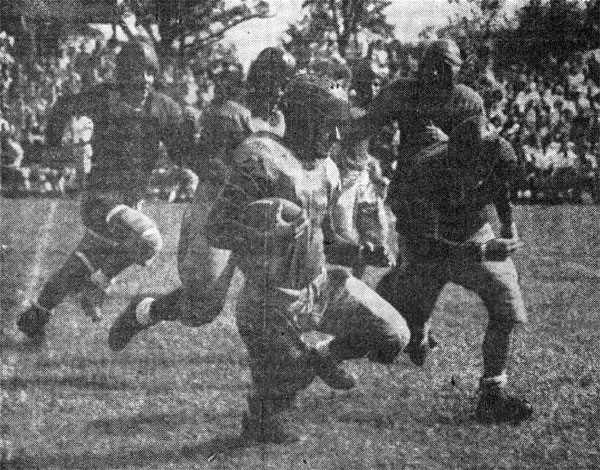 End Sweep Nets 10 Yards for Camden — action photo