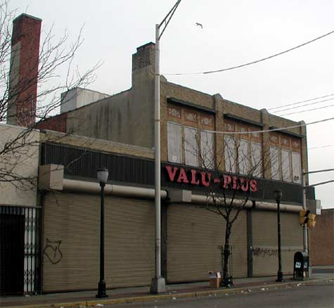 2515 Federal Street, built in 1928 by Leon Todd, designed by Lackey & Hettel, photographed March 14, 2004