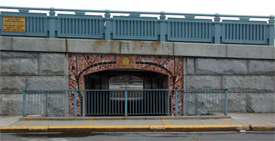 The 5th Street pedestrian tunnel, looking north, July 5, 2004