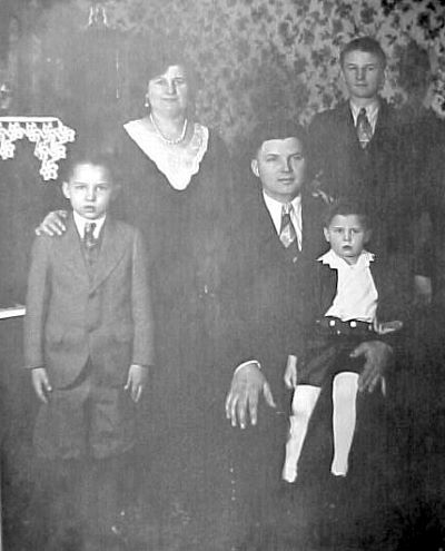 The Bubien Family, 1933: Walter, Anna, John, Richard, Eddie