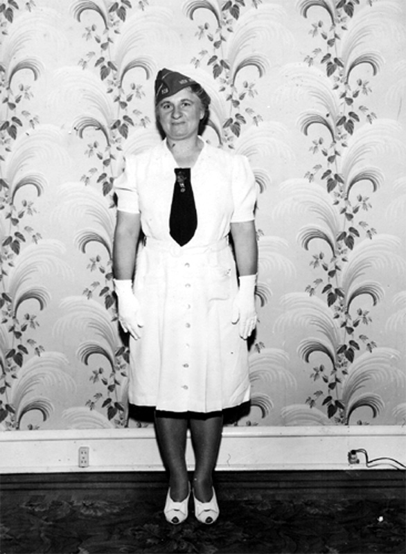 Victoria Nicktern, 1940s