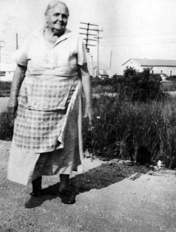 Mary Welch at Ship Bottom, New Jersey, circa 1930