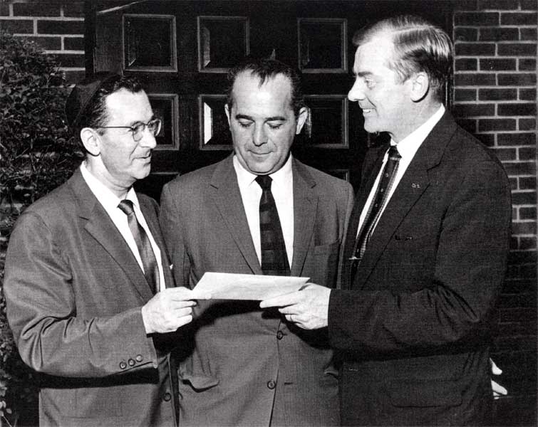 Cantor Louis Herman and Alfred Pierce on choir trip