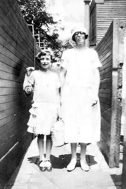 Helen M. Rush and her niece Merle Hogan, 1927, Philadelphia