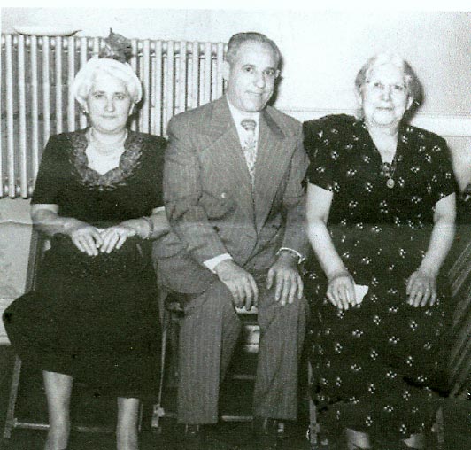Left to Right: Mary Acquaro Pizzollo, Biagio 'Benny' Acquaro, Teresa Acquaro Garaguso. Photograph taken between 1939 and 1942