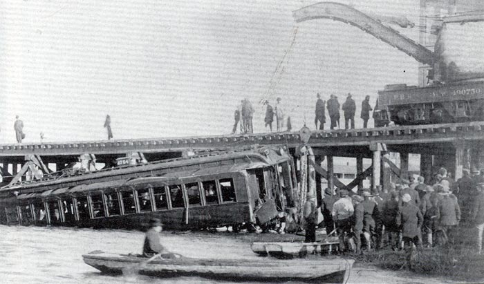 Electric Train Accident on the drawbridge outside Atlantic City — Sunday October 28, 1906