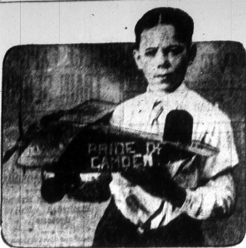 Kenneth Endt with model airplane