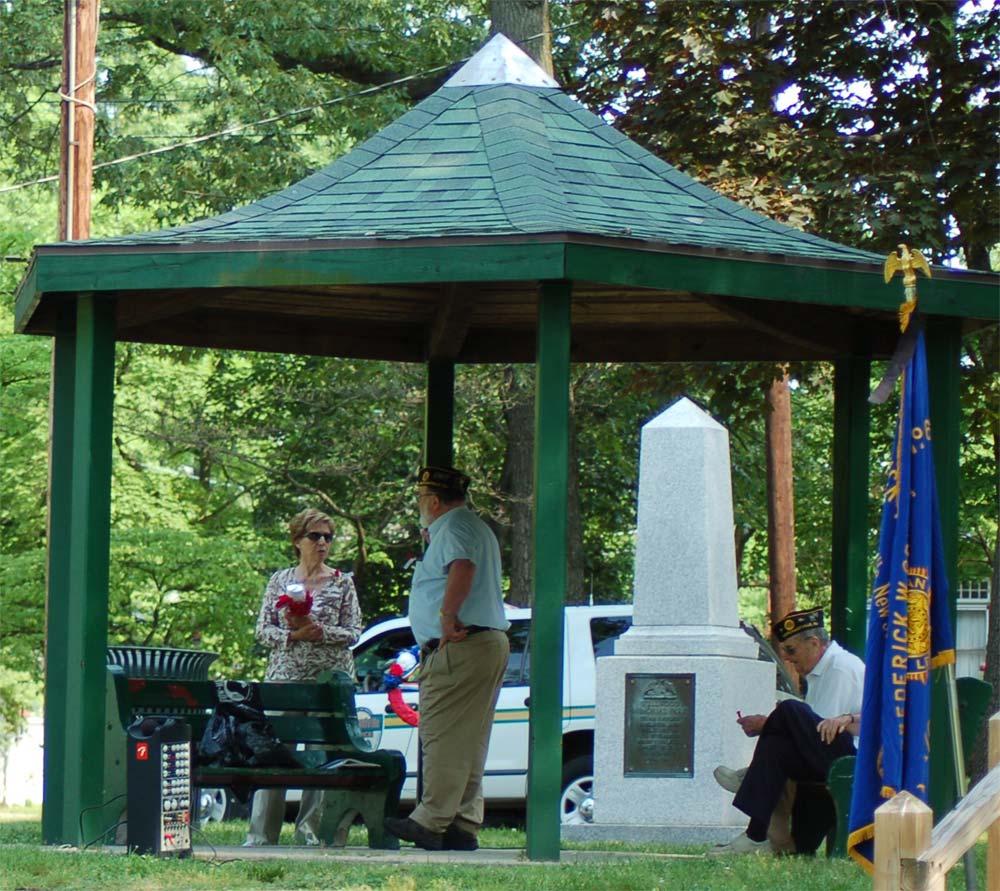 Memorial Day ceremony at Wellwood Memorial Park