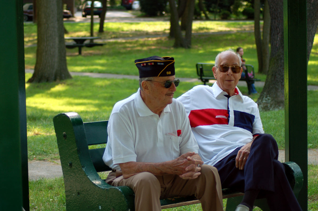 Memorial Day ceremony at Wellwood Memorial Park
