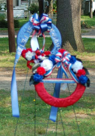 Memorial Day ceremony at Wellwood Memorial Park