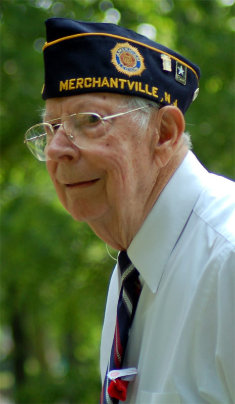 Memorial Day ceremony at Wellwood Memorial Park