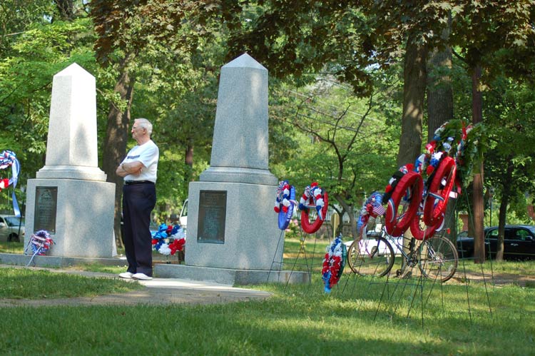 Memorial Day ceremony at Wellwood Memorial Park