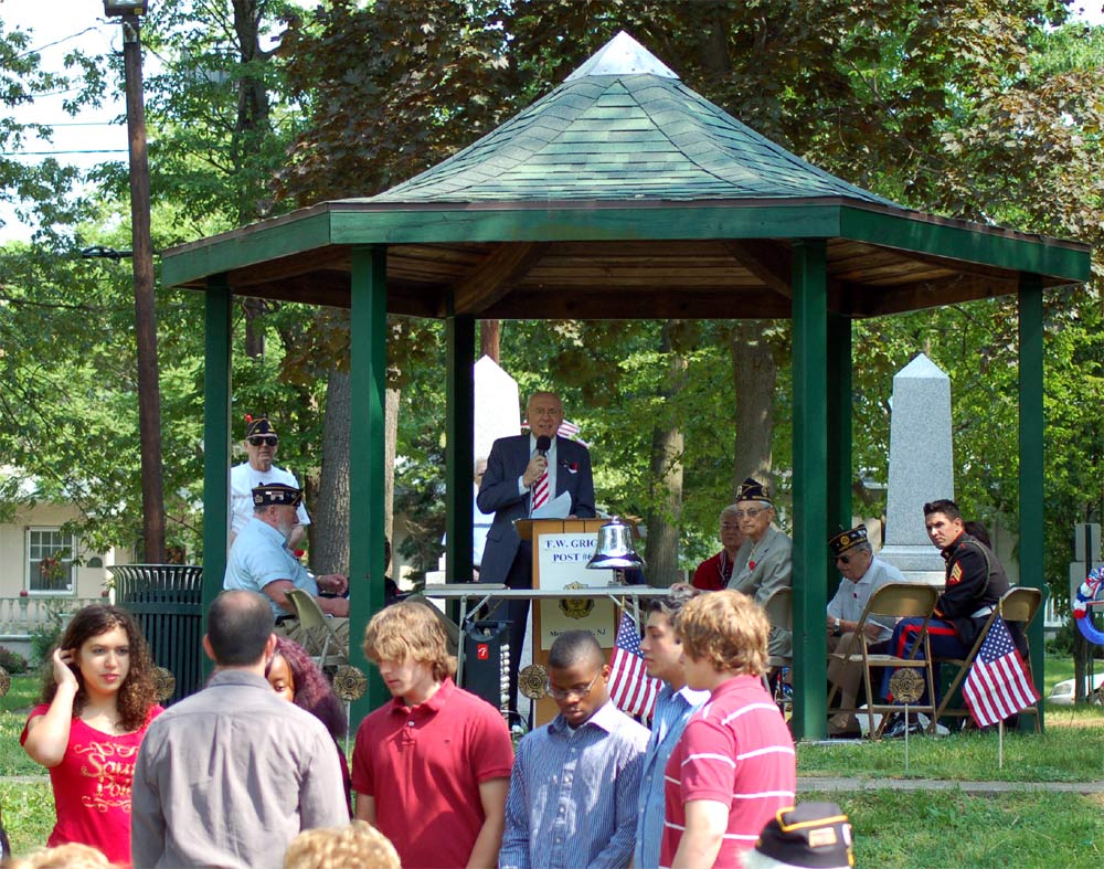Memorial Day ceremony at Wellwood Memorial Park