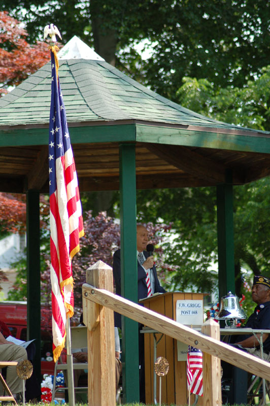 Memorial Day ceremony at Wellwood Memorial Park