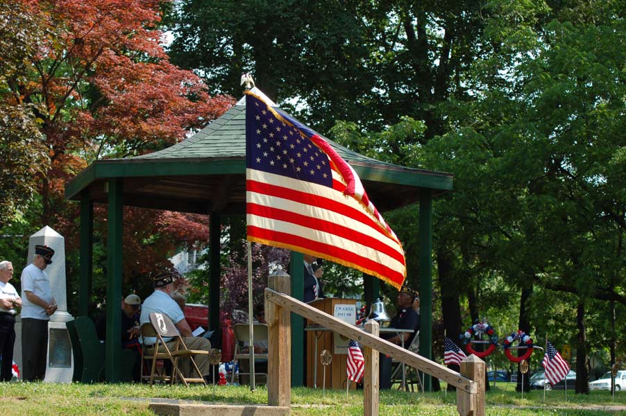 Memorial Day ceremony at Wellwood Memorial Park