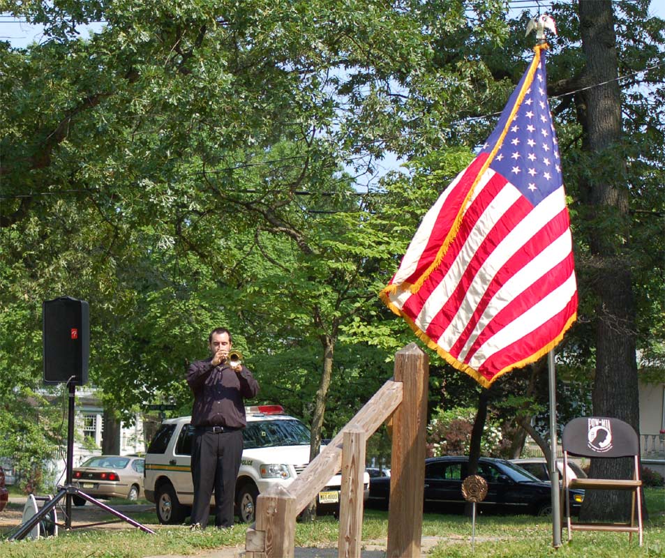 Memorial Day ceremony at Wellwood Memorial Park